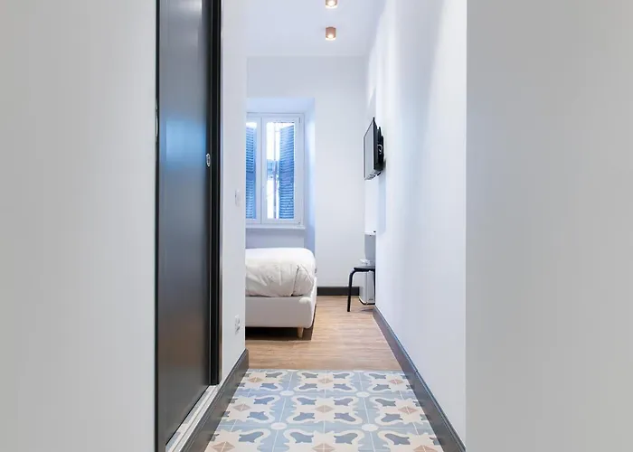 Πανσιόν Flaminia Grand